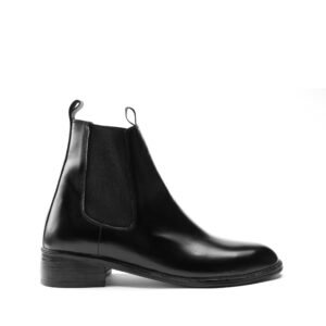 Chelsea Boot in Black